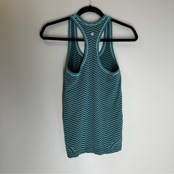 Lululemon Run Swiftly Tech Racerback Tank Top Heathered Blue Tropics Size 4 - Picture 7 of 10